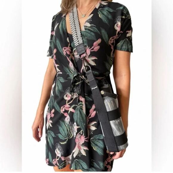 Babaton aritzia black floral true wrap sundress size medium - Picture 1 of 12